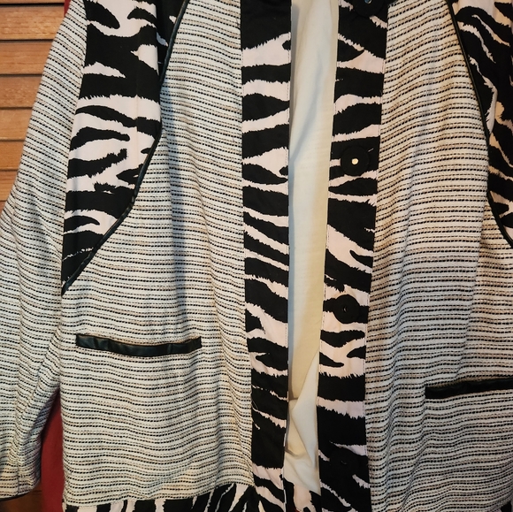 Chicos size 3 jacket - Picture 3 of 4